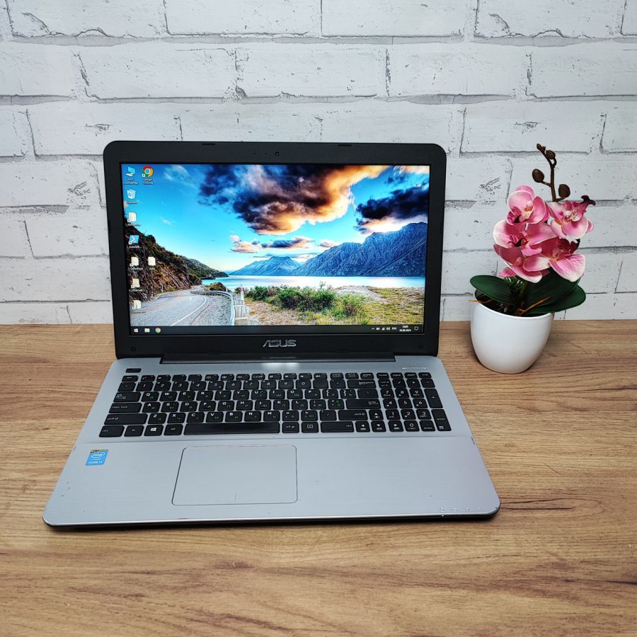 Ноутбук Б/В ASUS R556L, Intel Core i3-4030U, DDR3 8 GB, SSD 128GB, 15.6" HD