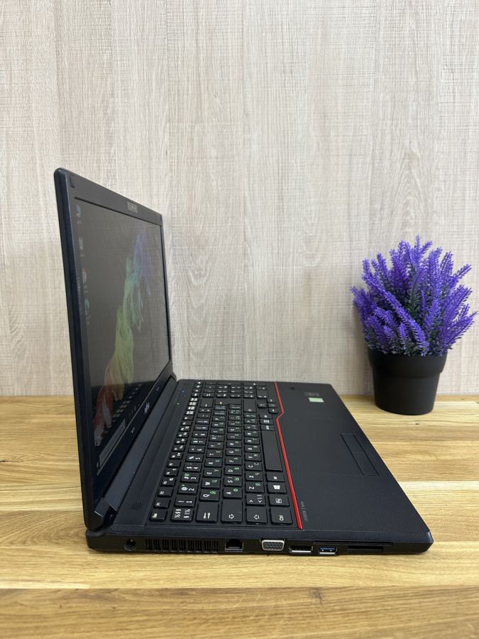 Ноутбук Б/В Fujitsu LifeBook E554, Intel Core i7-4712MQ, DDR3 16 GB, SSD 256GB, 15.6" HD