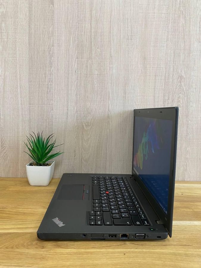 Ноутбук Б/В Lenovo ThinkPad T450 14, Intel Core i5-5300U, DDR3 8 GB, SSD 180GB, 14" HD (1600x900)