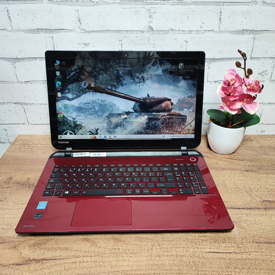 Ноутбук Б/В Toshiba Satellite L50-B-1Z0, Intel Core i5-4210U, DDR3 8 GB, SSD 256GB, 15.6" HD