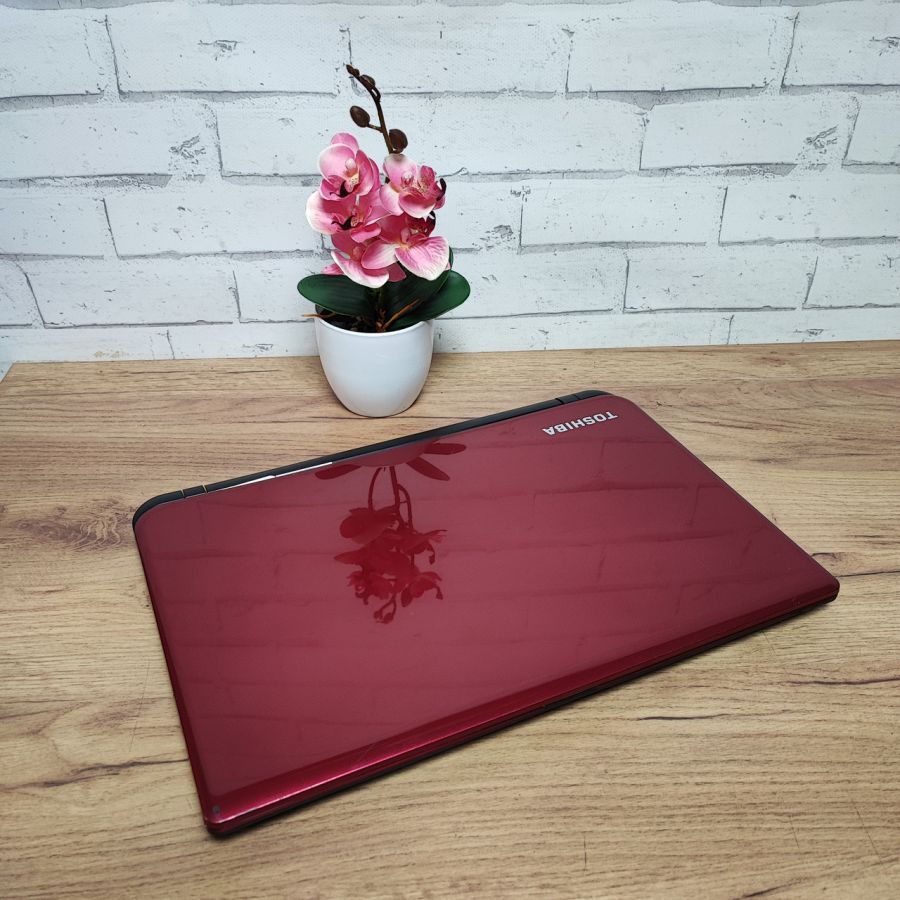 Ноутбук Б/В Toshiba Satellite L50-B-1Z0, Intel Core i5-4210U, DDR3 8 GB, SSD 256GB, 15.6" HD