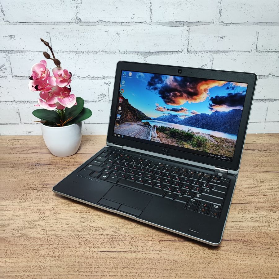 Ноутбук Б/В Dell Layitude E6230, Intel Core i7-3540M, DDR3 8 GB, SSD 256GB, 12.5" HD