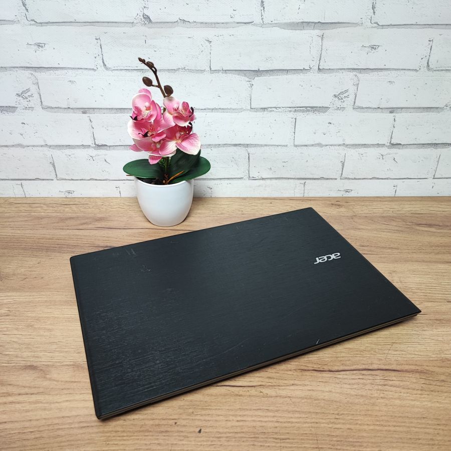 Ноутбук Б/В Acer Aspire E5-573, Intel Core i7-5500U, DDR3 8 GB, SSD 256GB, NVIDIA GeForse 920M 2Gb, 15.6"