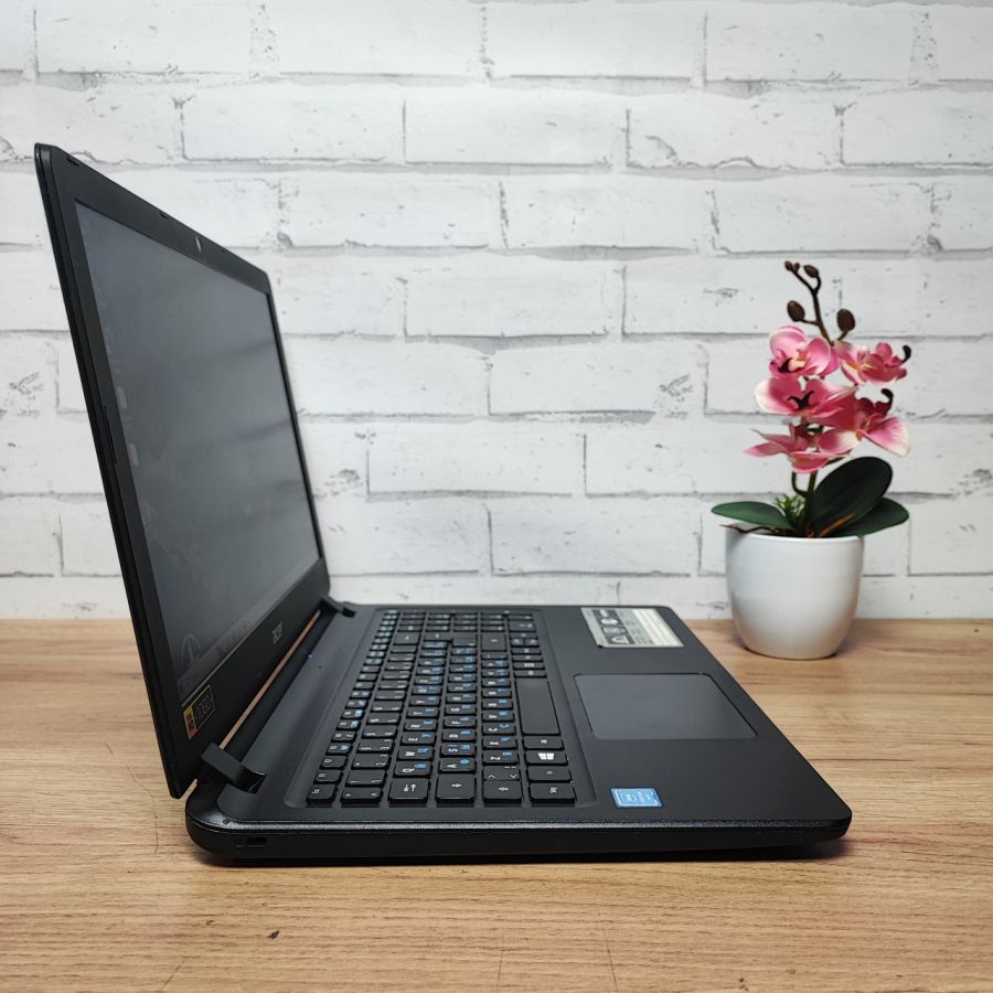 Ноутбук Б/В Acer Aspire ES1-533, Intel Pentium N4200, DDR3 8 GB, SSD 256GB, 15.6" Full HD