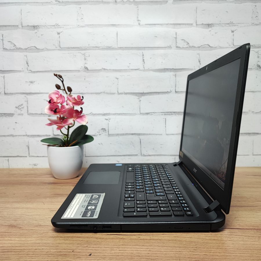 Ноутбук Б/В Acer Aspire ES1-533, Intel Pentium N4200, DDR3 8 GB, SSD 256GB, 15.6" Full HD