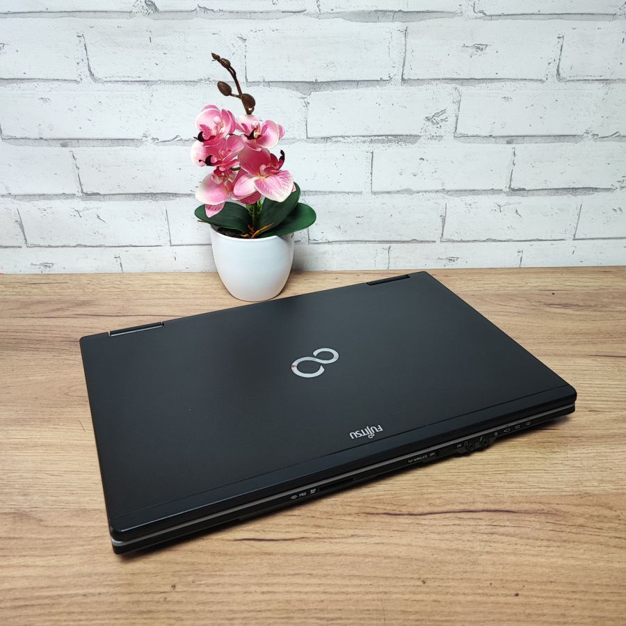 Ноутбук Б/В Fujitsu E782, Intel Core i5-3320M, DDR3 8 GB, SSD 128GB, 15.6" HD