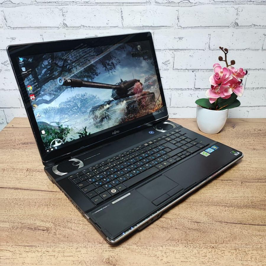 Ноутбук Б/В Fujitsu NH751, Intel Core i7-2620M, DDR3 8 GB, SSD 128GB, NVIDIA GeForce GT 525M 2Gb, 17" Full HD