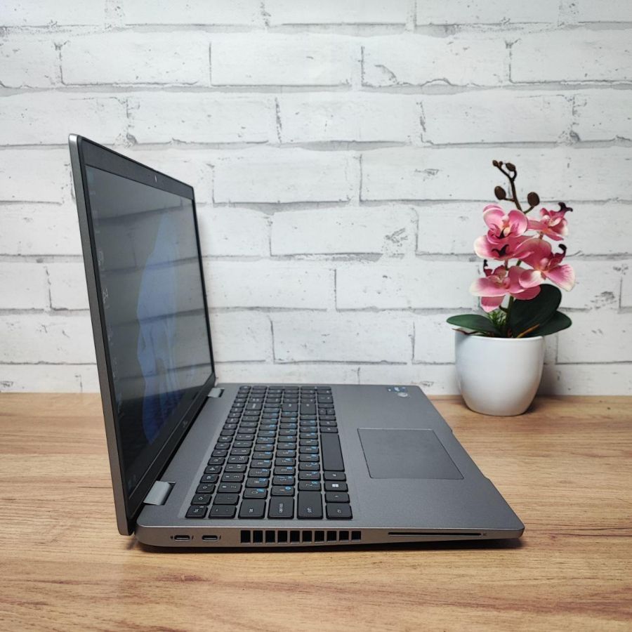 Ноутбук Б/В Dell Latitude 5520, Intel Core i5-1235U, DDR4 16 GB, SSD 512GB, 15.6" Full HD
