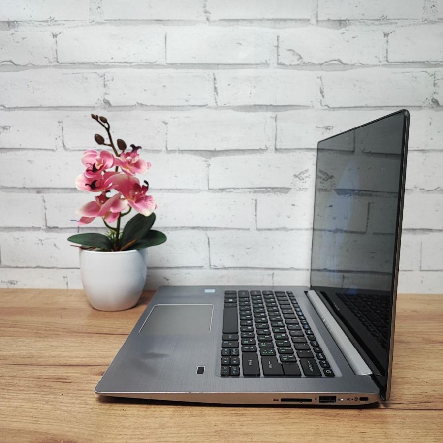 Ноутбук Б/В Acer N17P3, Intel Core i3-7100U, DDR4 4 GB, SSD 256GB, 14" Full HD Сенсор