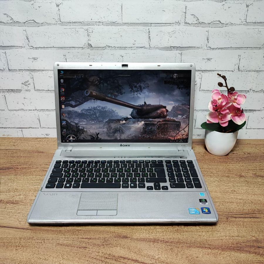 Ноутбук Б/В Sony VAIO PCG-81212M, Intel Core i5-520M, DDR3 8 GB, SSD 128GB, NVIDIA GeForce 310M, 17.3"