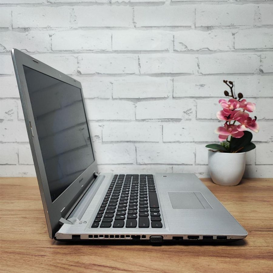 Ноутбук Б/В Lenovo IdeaPad 500, AMD A8-8600P, DDR3 8 GB, SSD 256GB, AMD Radeon R6, 15.6" Full HD