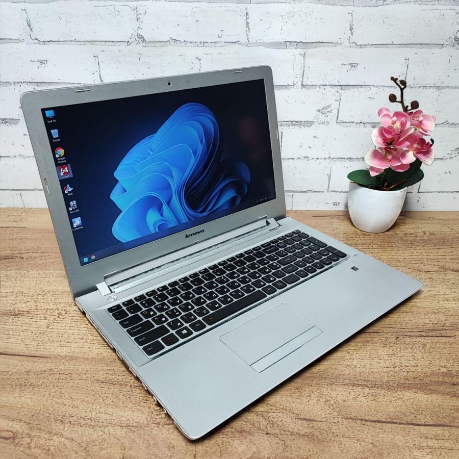 Ноутбук Б/В Lenovo IdeaPad 500, AMD A8-8600P, DDR3 8 GB, SSD 256GB, AMD Radeon R6, 15.6" Full HD