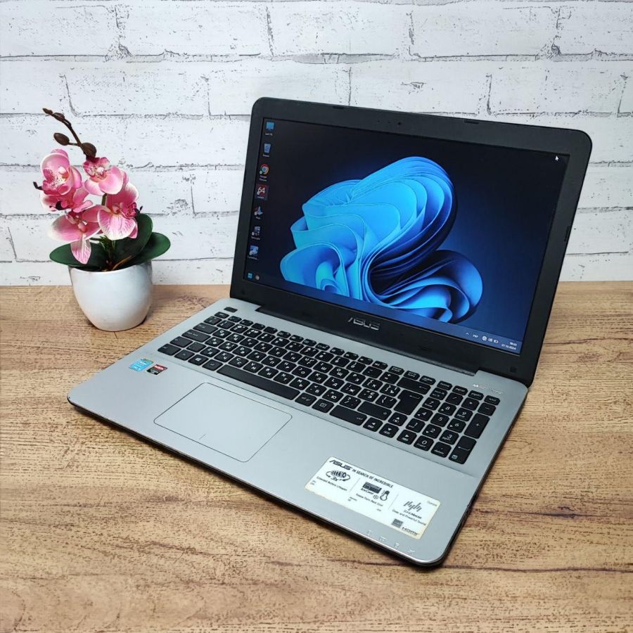 Ноутбук Б/В ASUS X555L, Intel Core i5-4210U, DDR3 12 GB, SSD 256GB, AMD Radeon R5 M240, 15.6"