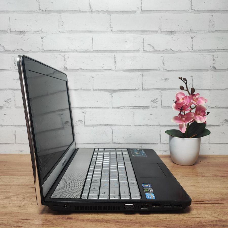Ноутбук Б/В ASUS X5QS, Intel Core i7-2630QM, DDR3 8 GB, SSD 360GB, NVIDIA GeForce GT555M 2Gb, 15.6" Full HD