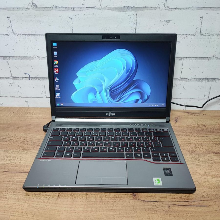 Ноутбук Б/В Fujitsu E734, Intel Core i5-4Gen, DDR3 8 GB, SSD 128GB, 14" HD