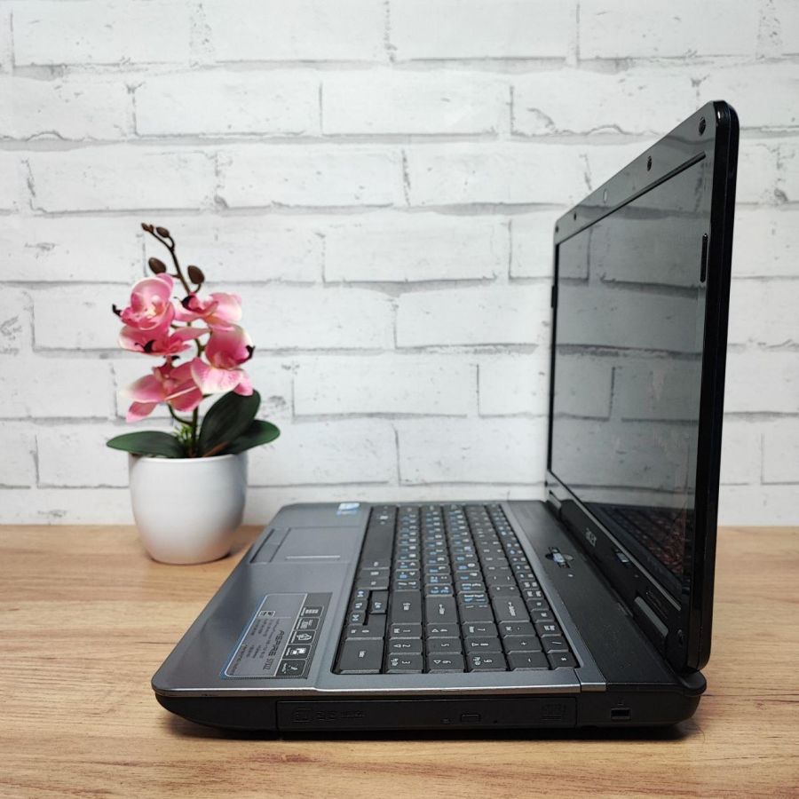 Ноутбук Б/В Acer Aspire 5732Z, Intel Pentium T4300, DDR2 4 GB, SSD 128GB, Intel Mobile 4, 15.6"