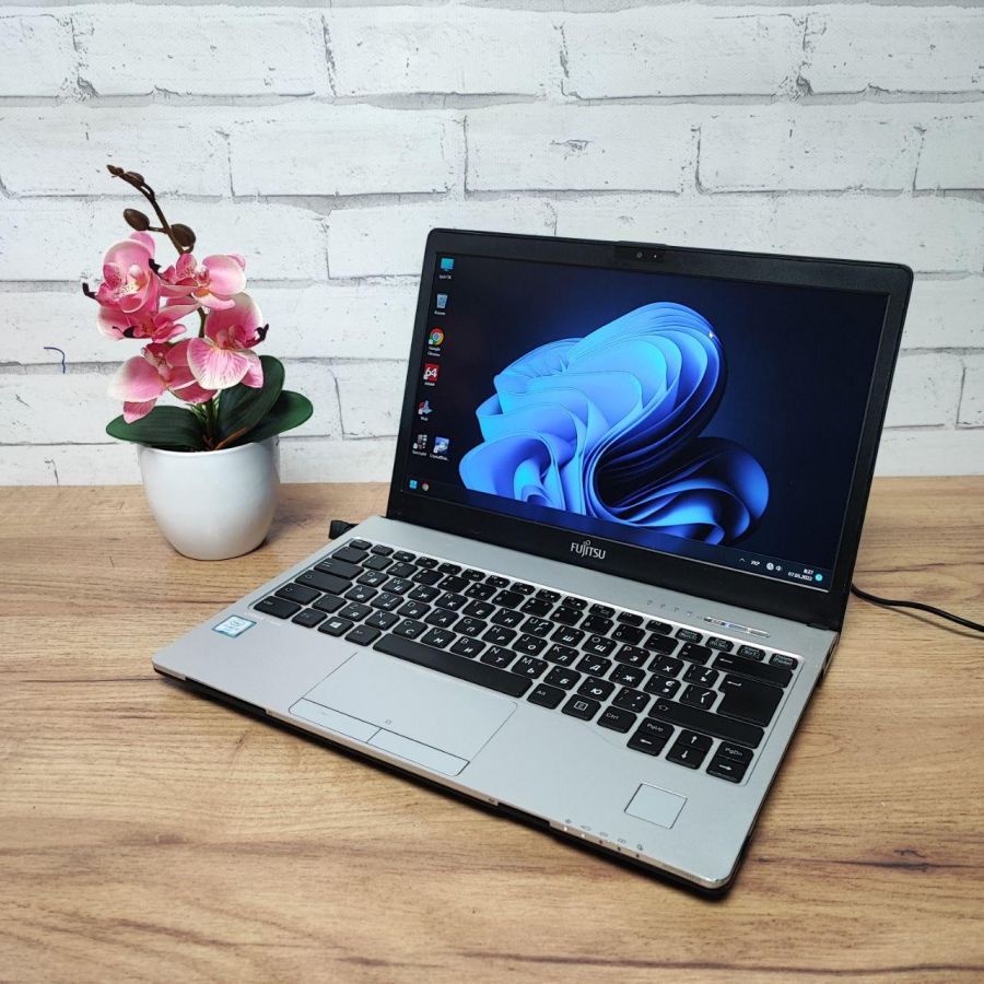 Ноутбук Б/В Fujitsu S936, Intel Core i5-6300U, DDR4 8 GB, SSD 128GB, 13" Full HD Сенсор [ProductHub SKU F55]