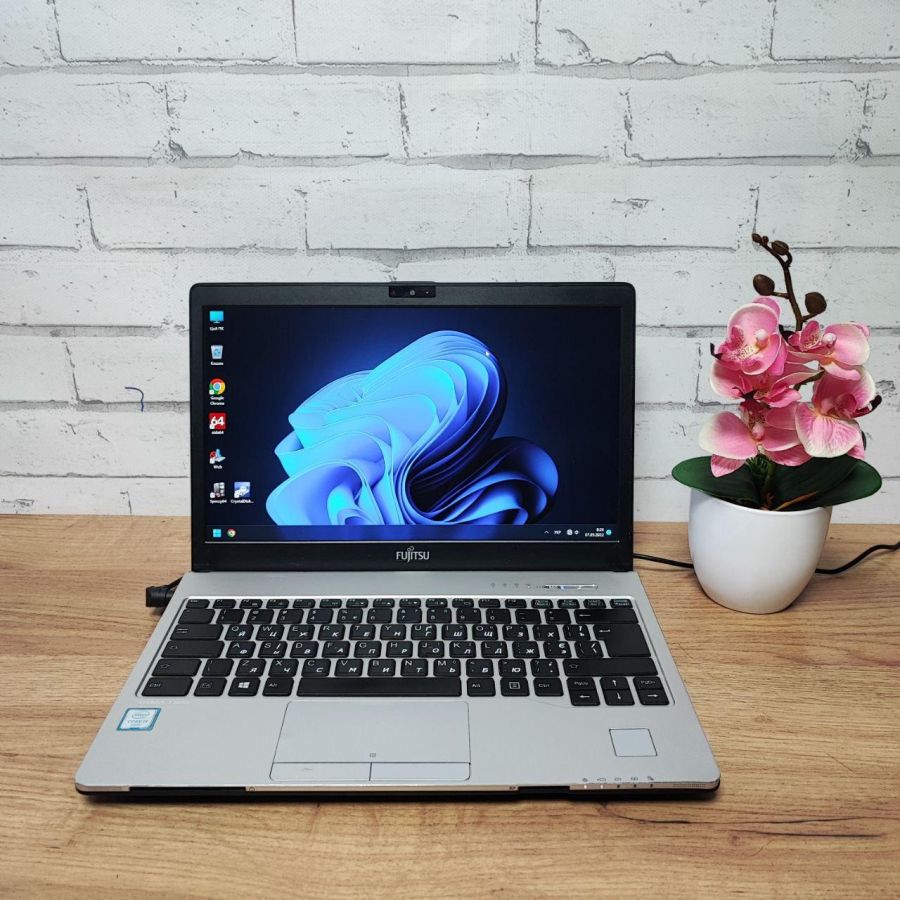 Ноутбук Б/В Fujitsu S936, Intel Core i5-6300U, DDR4 8 GB, SSD 128GB, 13" Full HD Сенсор [ProductHub SKU F55]