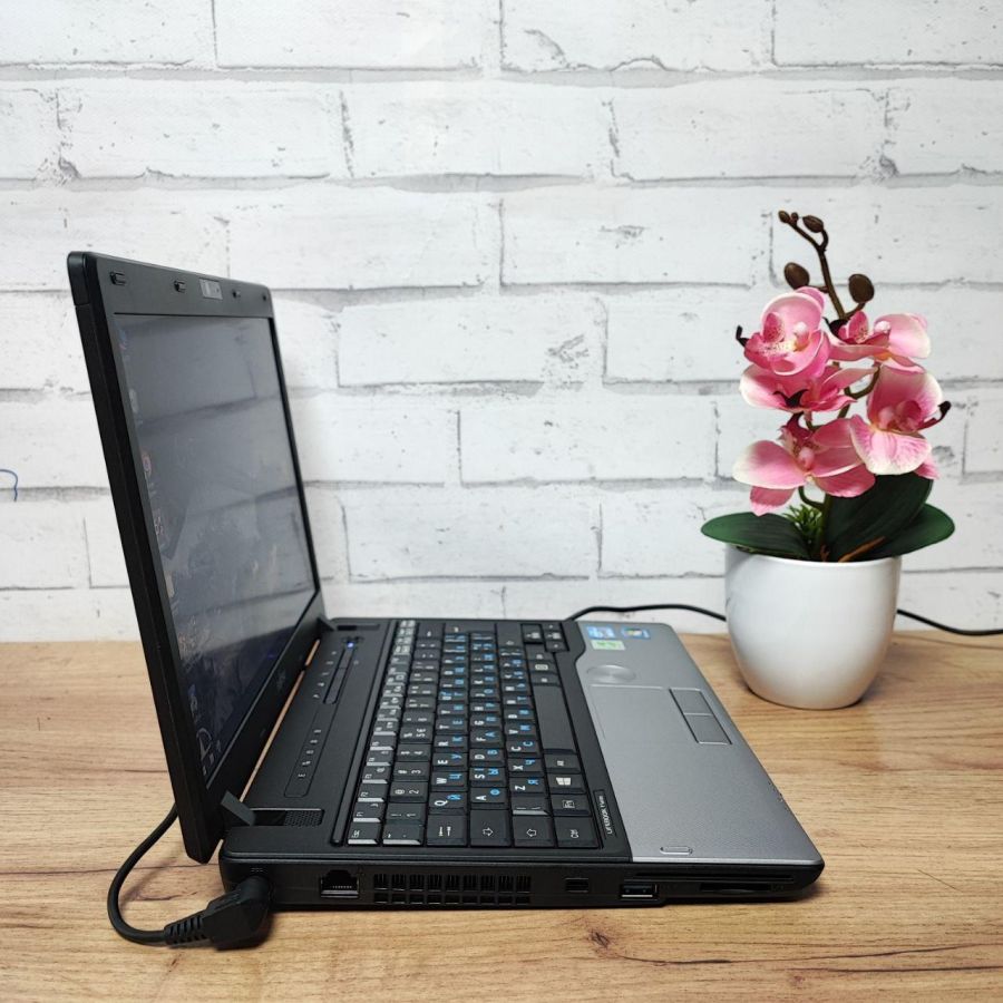Ноутбук Б/В Fujitsu P702, Intel Core i5-3210M, DDR3 8 GB, HDD 750GB, 12.1" HD