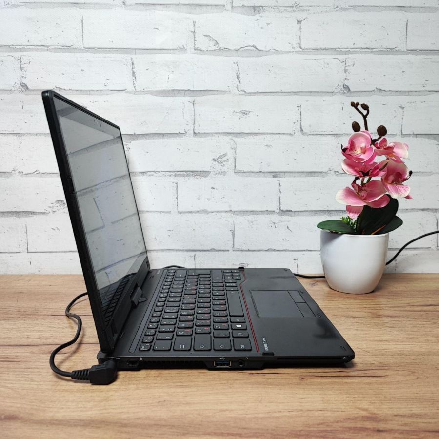 Ноутбук Б/В Fujitsu T937, Intel Core i5-7300U, DDR4 8 GB, SSD 256GB, 13" Full HD Сенсор
