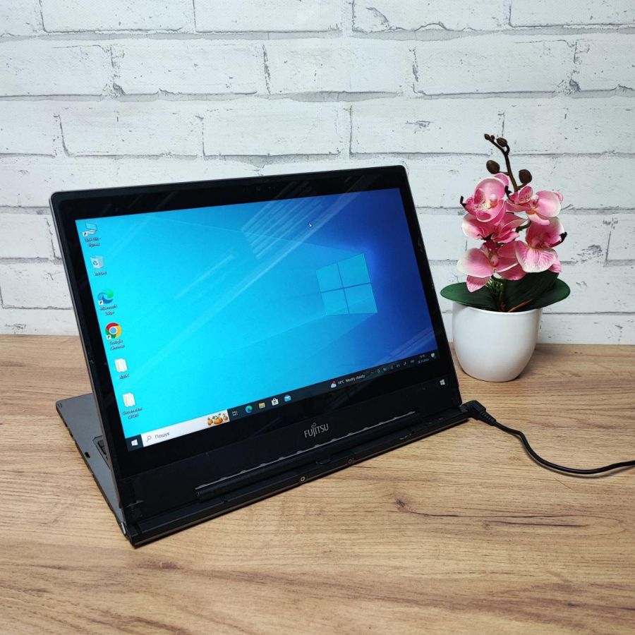 Уцінка! Ноутбук Б/В Fujitsu T936, Intel Core i5-6300U, DDR4 16 GB, SSD 256GB, 13" Full HD Сенсор