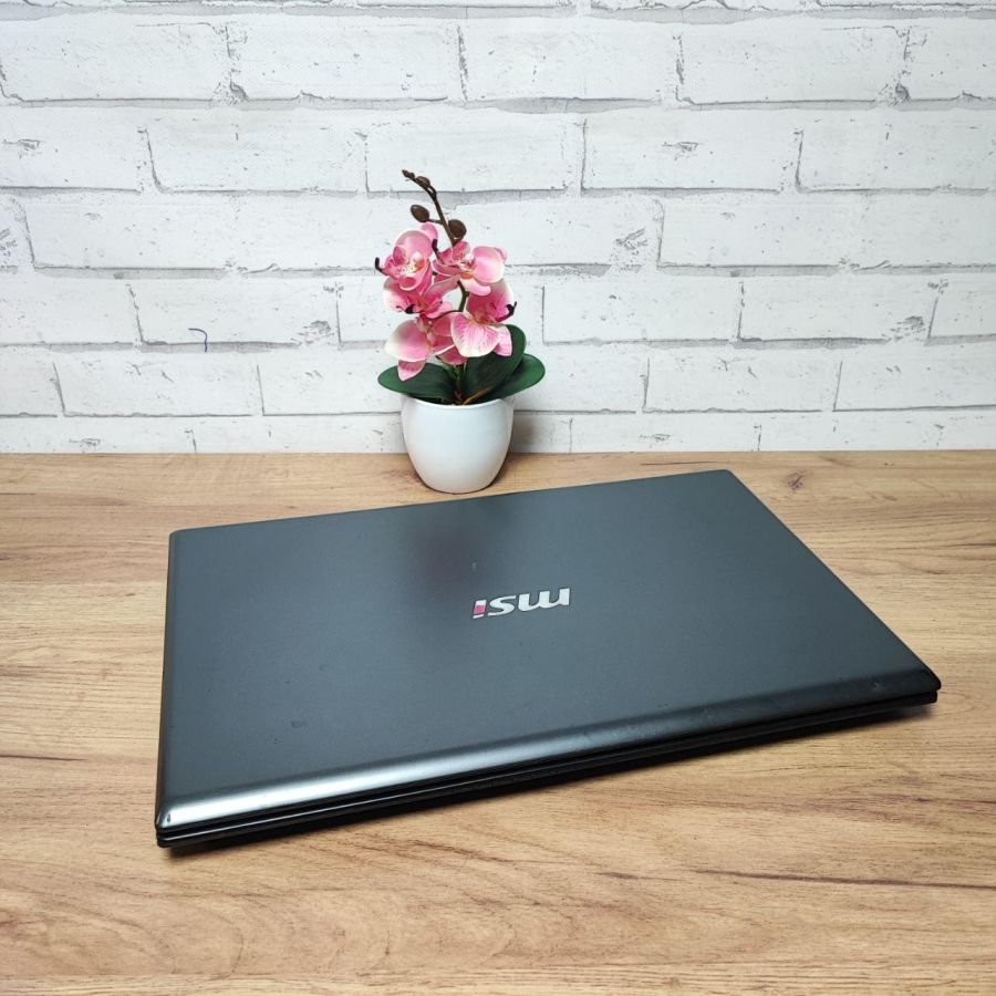 Ноутбук Б/В MSI CR70, Intel Core i3-4000M, DDR3 8 GB, SSD 128GB, 17" (1600x900x60Hz)