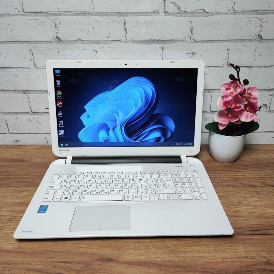 Ноутбук Б/В Toshiba Satellite L50-B-18H, Intel Core i5-4200U, DDR3 8 GB, SSD 128GB, 15.6" HD