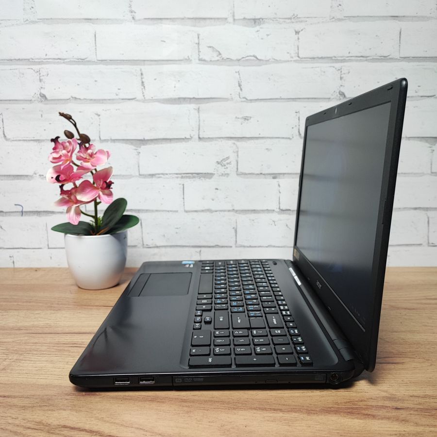 Ноутбук Б/В Acer Aspire E1-V5WE2, Intel Core i7-4500U, DDR3 8 GB, SSD 128GB, AMD Radeon R7 2Gb, 15.6" Full HD