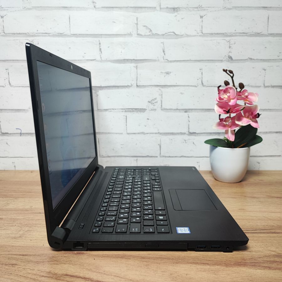 Ноутбук Б/В Toshiba Satellite Pro R50-EC-11G, Intel Core i3-8130U, DDR4 8 GB, SSD 128GB, 15.6" HD