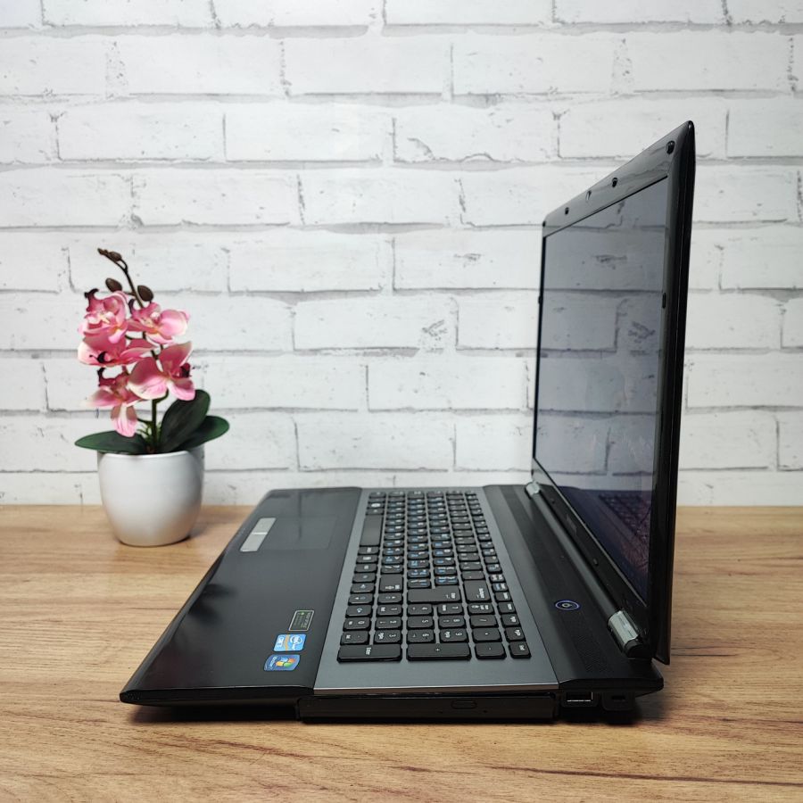 Ноутбук Б/В Samsung RC730, Intel Core i3-2430M, DDR3 8 GB, SSD 128GB, 17.3" HD