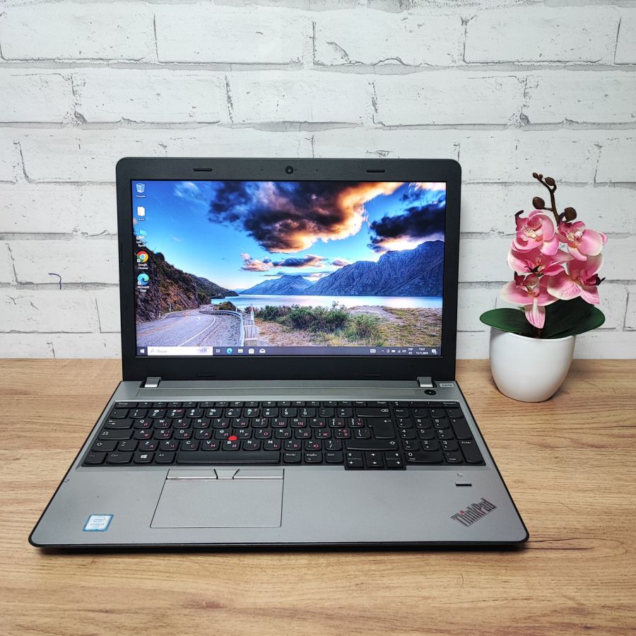 Ноутбук Б/В Lenovo E570, Intel Core i3-7100U, DDR4 8 GB, SSD 128GB + HDD 320GB, 15.6" Full HD