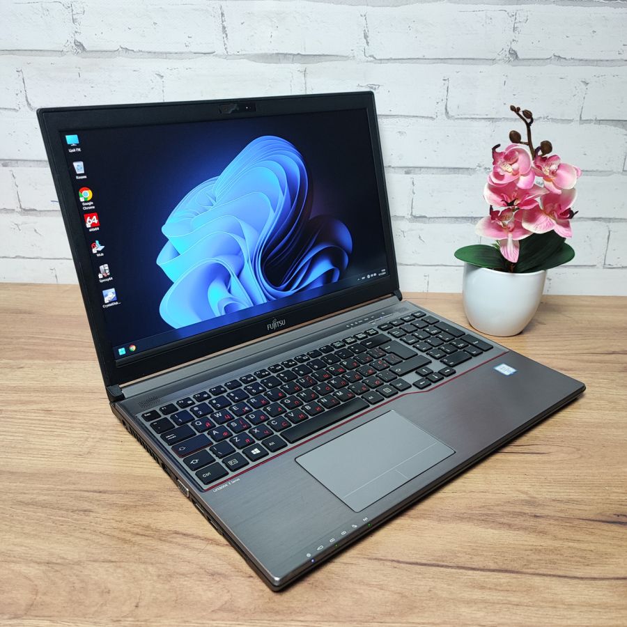 Ноутбук Б/В Fujitsu E756, Intel Core i5-6300U, DDR4 8 GB, SSD 128GB, 15.6" Full HD