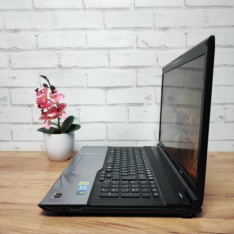 Ноутбук Б/В Fujitsu N532, Intel Core i5-3210M, DDR3 8 GB, SSD 256GB, NVIDIA GeForce GT620M 1Gb, 17" Full HD