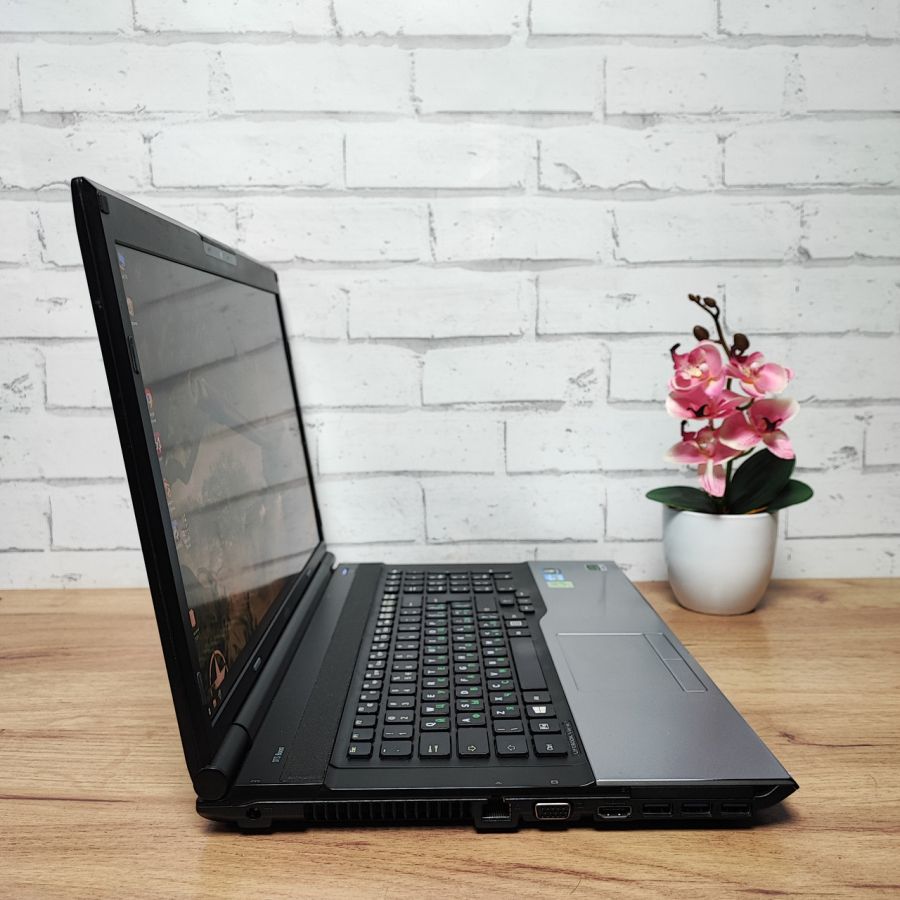 Ноутбук Б/В Fujitsu N532, Intel Core i5-3210M, DDR3 8 GB, SSD 256GB, NVIDIA GeForce GT620M 1Gb, 17" Full HD