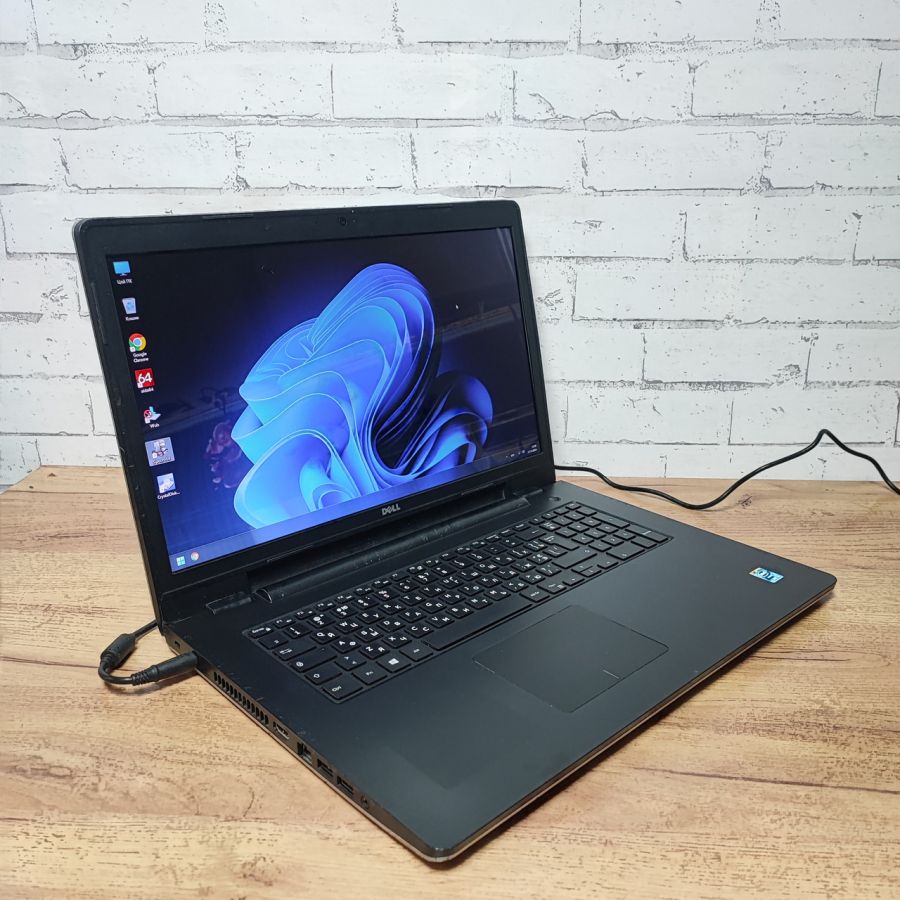 Ноутбук Б/В Dell P26E, Intel Core i3-4030U, DDR3 8 GB, SSD 128GB, 15.6" HD
