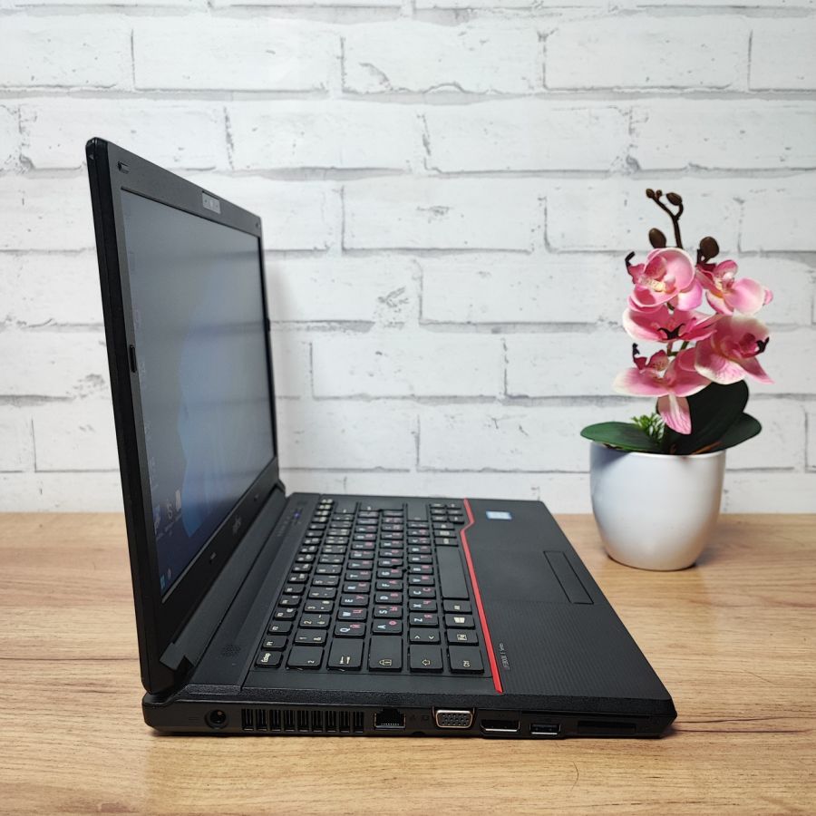 Ноутбук Б/В Fujitsu E546, Intel Core i5-6200U, DDR4 8 GB, SSD 128GB, 14" Full HD