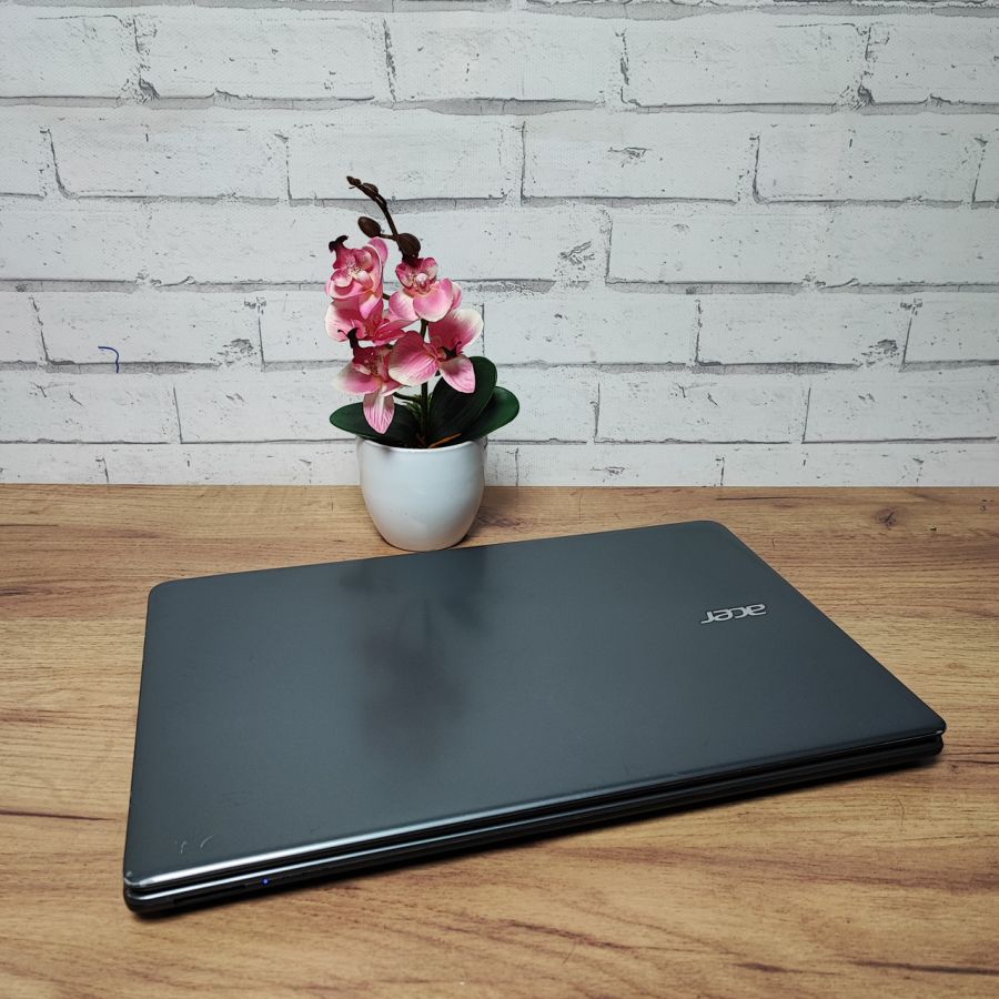 Ноутбук Б/В Acer Aspire E1-V5WE2, Intel Core i5-4200U, DDR3 8 GB, SSD 128GB, 15.6" Full HD