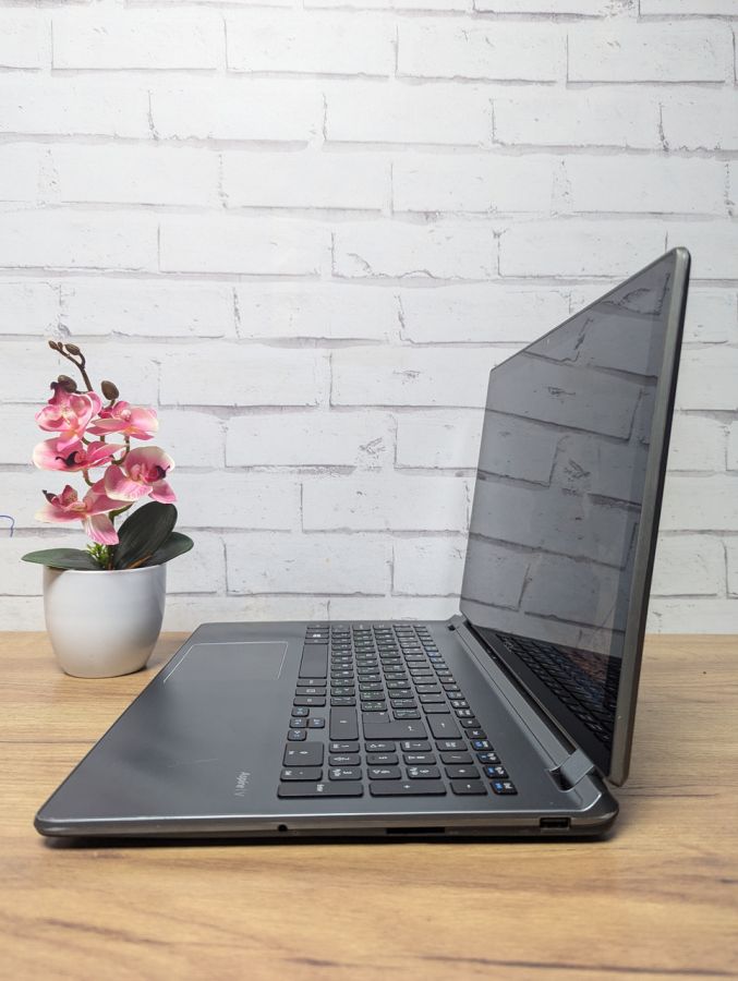 Ноутбук Б/В Acer V7 ZRQ, Intel Core i7-4500M, DDR3 12 GB, SSD 256GB, NVIDIA GeForce GT 720M 2 Gb, 15.6" Сенсор