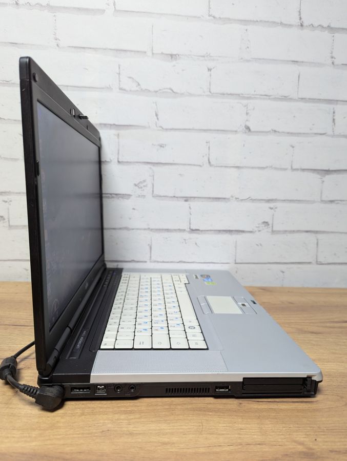 Уцінка! Ноутбук Б/В Fujitsu E 780, Intel Core i3-370M, DDR3 4 GB, SSD 128GB, 15.6" HD