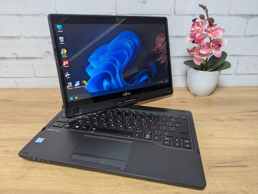 Уцінка! Ноутбук Б/В Fujitsu T937, Intel Core i5-7300U, DDR4 8 GB, SSD 128GB, 13" Full HD Сенсор