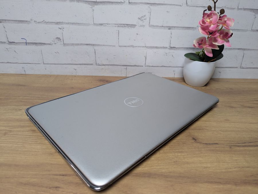 Ноутбук Б/В Dell P12F, Intel Core i7-2640M, DDR3, SSD 500GB, GT 525M 2Gb, 15.6" Full HD