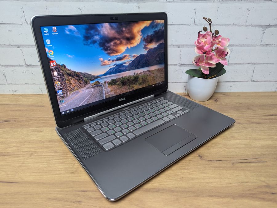 Ноутбук Б/В Dell P12F, Intel Core i7-2640M, DDR3, SSD 500GB, GT 525M 2Gb, 15.6" Full HD