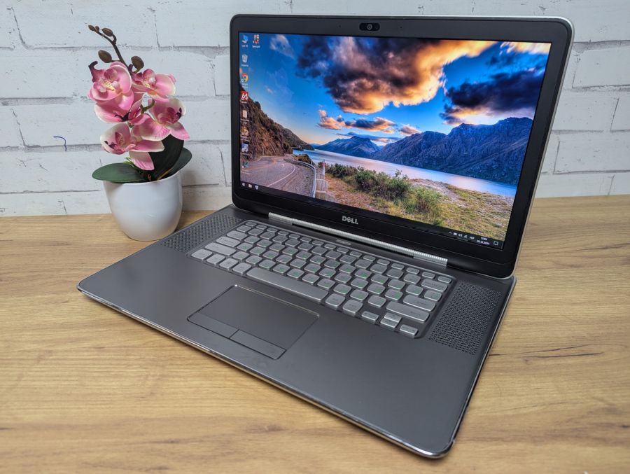 Ноутбук Б/В Dell P12F, Intel Core i7-2640M, DDR3, SSD 500GB, GT 525M 2Gb, 15.6" Full HD