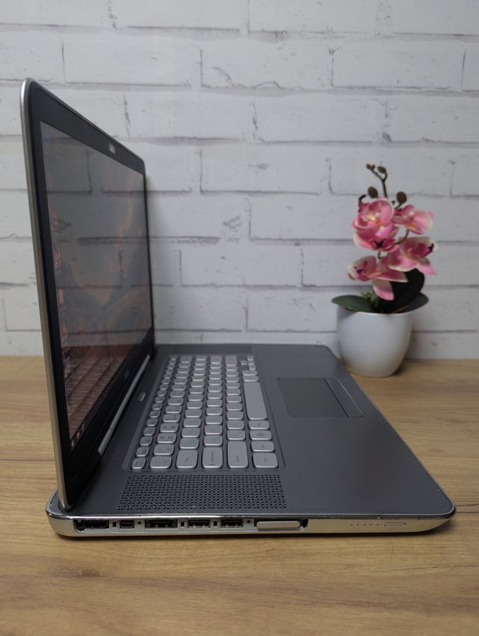 Ноутбук Б/В Dell P12F, Intel Core i7-2640M, DDR3, SSD 500GB, GT 525M 2Gb, 15.6" Full HD