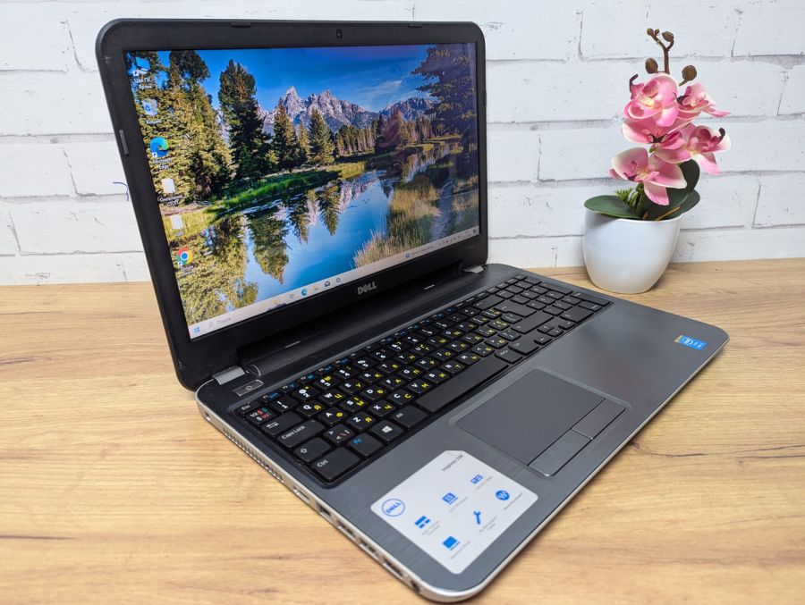 Ноутбук Б/В Dell Inspiron 15R-5537, Intel Core i5-4200U, DDR3 8 GB, SSD 128GB, AMD Radeon HD 8600M, 15.6" HD