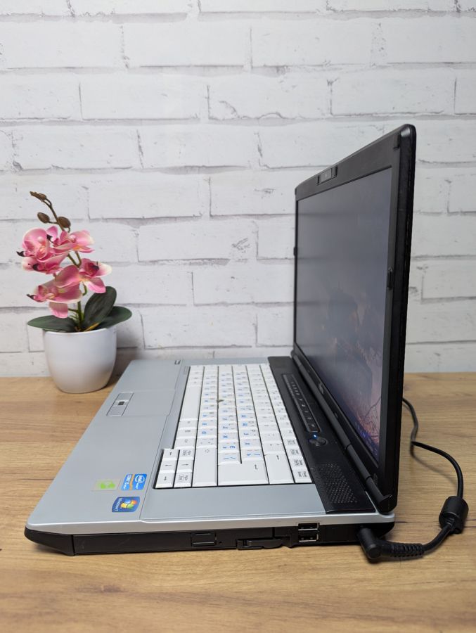 Уцінка! Ноутбук Б/В Fujitsu E751, Intel Core i5-2520M, DDR3, SSD 128GB, 15.6" HD