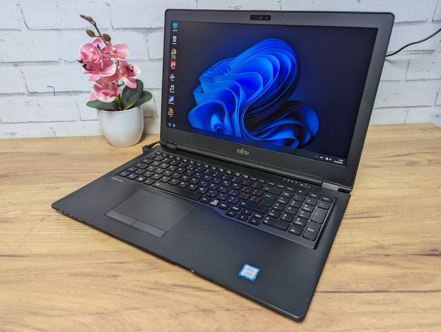 Уцінка! Ноутбук Б/В Fujitsu U758, Intel Core i5-8350U, DDR4 16 GB, SSD 256GB, 15.6" Full HD