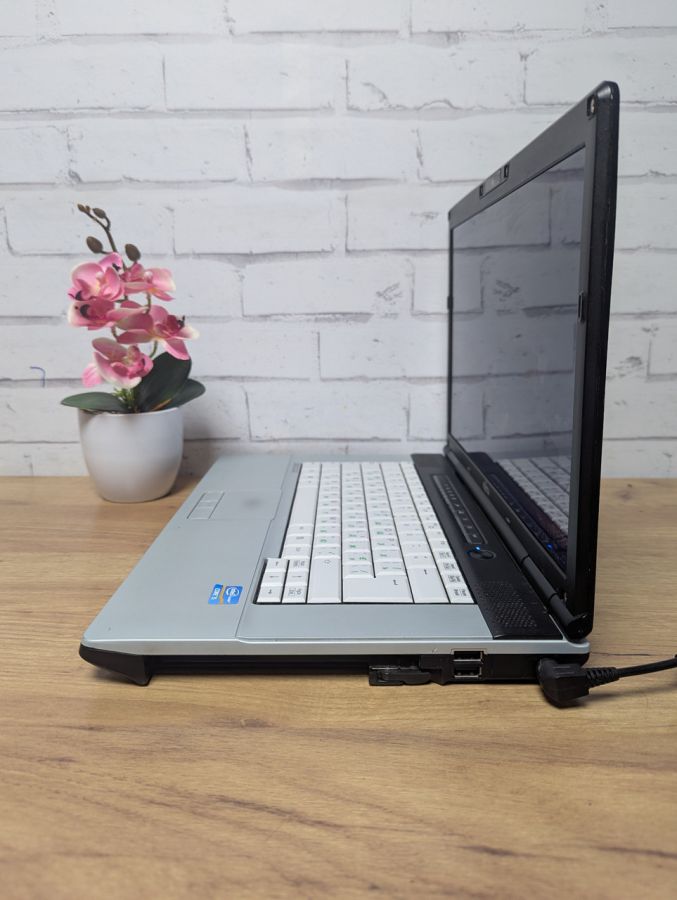 Уцінка! Ноутбук Б/В Fujitsu E751, Intel Core i5-2350M, DDR3 12 GB, SSD 128GB, 15.6" HD