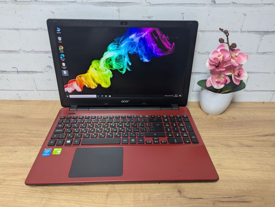 Ноутбук Б/В Acer E5-571, Intel Core i3-4030U, DDR3 8 GB, SSD 128GB, 15.6" Full HD