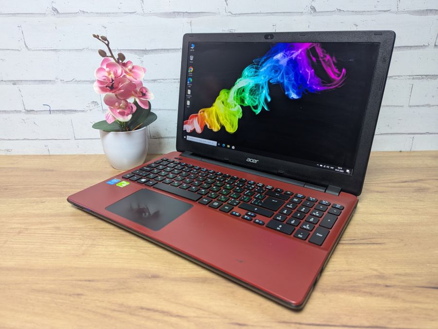 Ноутбук Б/В Acer E5-571, Intel Core i3-4030U, DDR3 8 GB, SSD 128GB, 15.6" Full HD